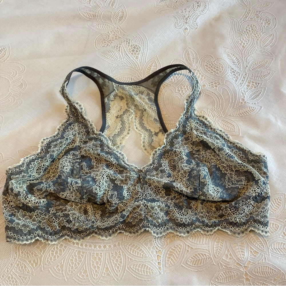 Felina Bra Gray Cream Wireless Unlined Racerback Adjustable Bralette Lace Sz LG